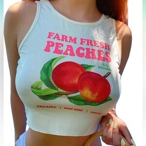 Cropped White “Peaches” Graphic Tank Size Small NWOT